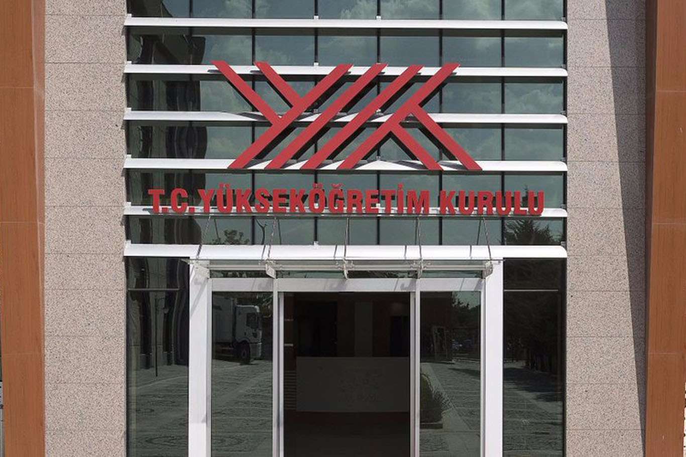 DGS'ye girip de mezun olamayan üniversite adaylarına kayıt hakkı DGS'ye girip de mezun olamayan üniversite adaylarına kayıt hakkı